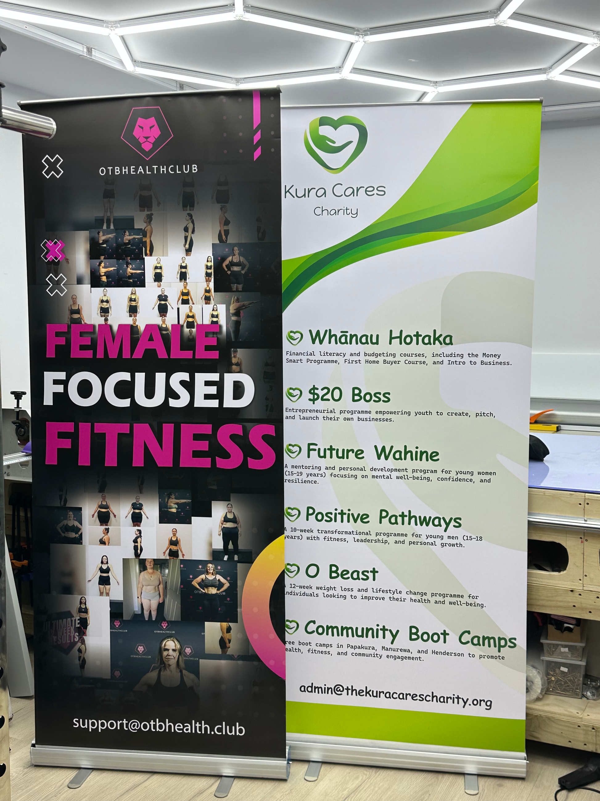 Pull Up Banner aluminium base and support pole – durable and easy to assemble